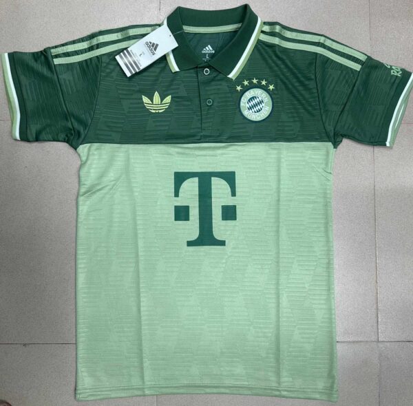 Beyern Munich Away Half (P-909)